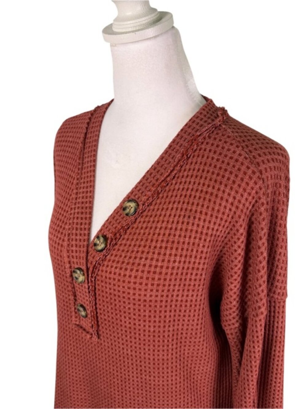 Hailey & Co Rust Waffle Knit Henley Long Sleeve Top Size M - Picture 3 of 10